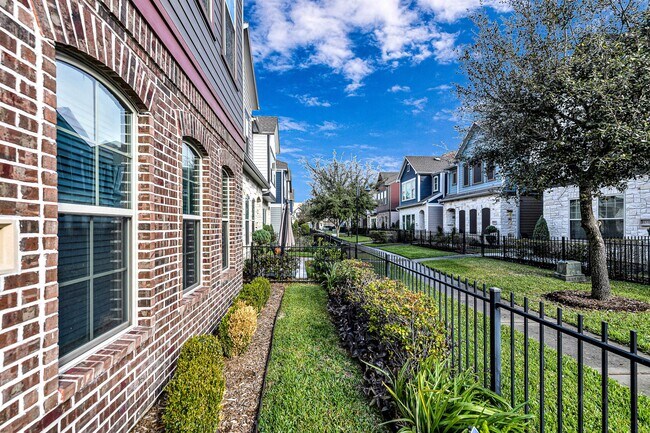 Building Photo - 12562 Holly Blue Ln