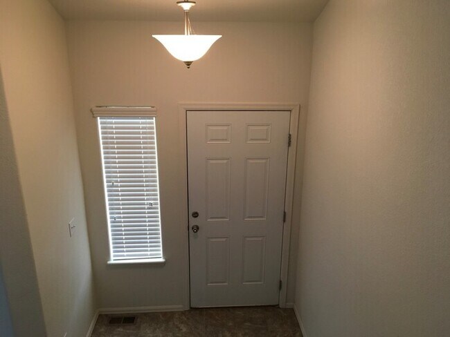 Building Photo - Beautiful 4 Bedroom Two-Story Home in Windsor!