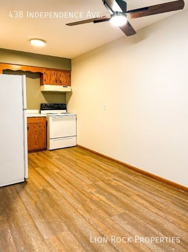 Building Photo - Charming Two Bedroom with Balcony in Quiet...