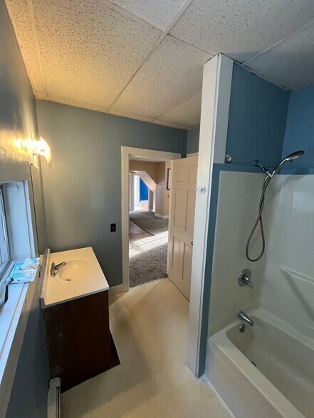 Building Photo - 9 Commercial St