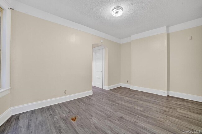 Building Photo - 52 Groshon Ave