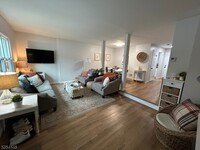 Building Photo - 149 Riva Dr