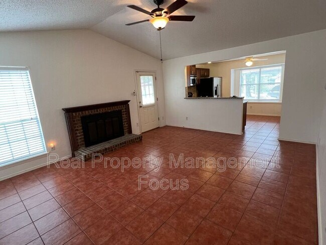 Building Photo - 116 Kings Row