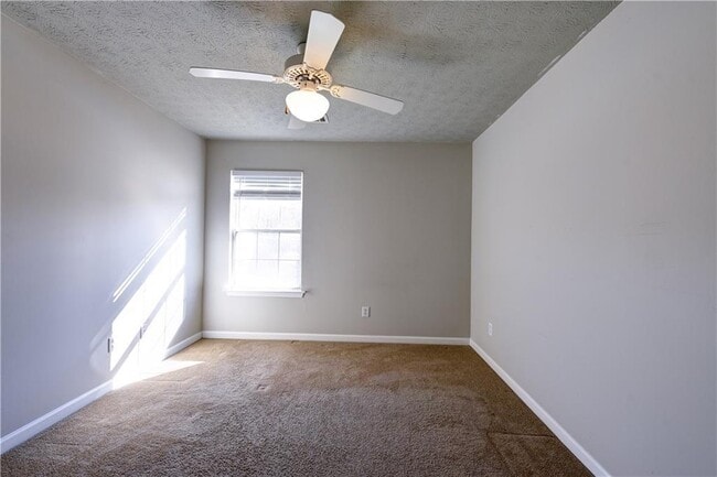 Building Photo - 1135 Laurel Cove Dr