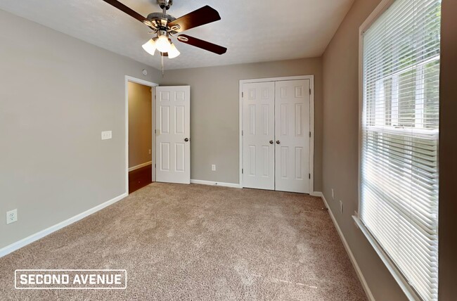 Building Photo - 1720 Wedgewood Dr