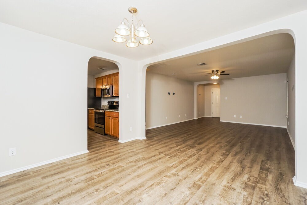 Building Photo - 10502 Marigold Bay