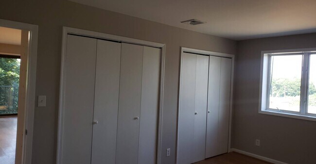 Building Photo - 47 BERGEN Blvd