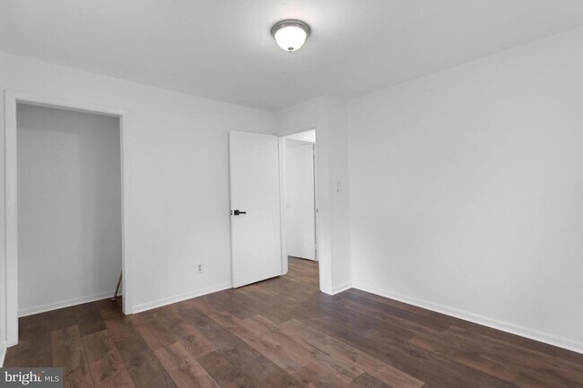 Building Photo - 950 Central Ave