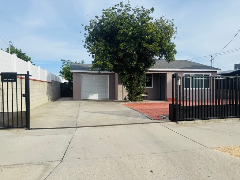 Building Photo - 13032 Glamis St