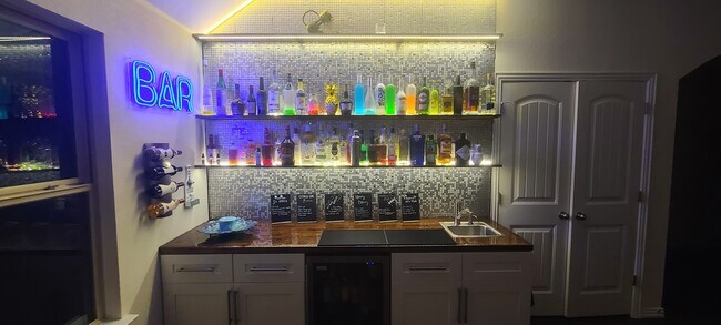 Building Photo - 5801 Antioch Cv