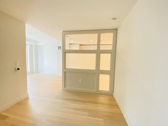 Building Photo - 135 Seaport Blvd