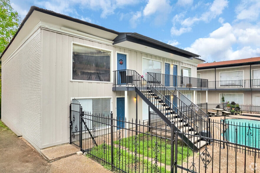 Alternate - 414 Marshall St.