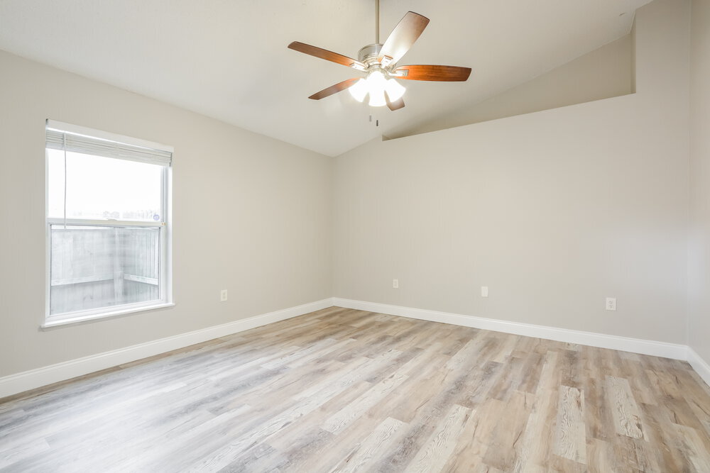 Building Photo - 3254 Erskine Dr