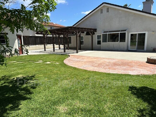 Building Photo - 4982 Wildwood Dr