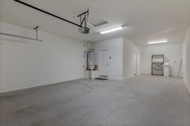 Building Photo - Gorgeous 4 Bedroom Home in Phoenix!