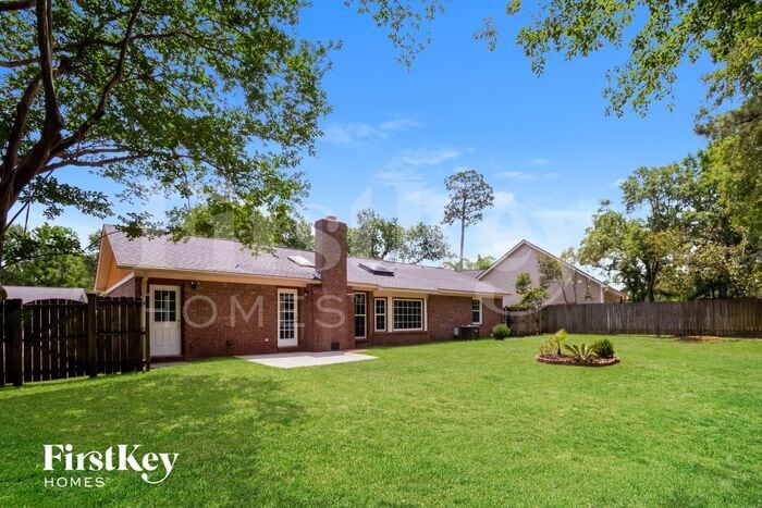 Building Photo - 8157 N Ridgebrook Dr