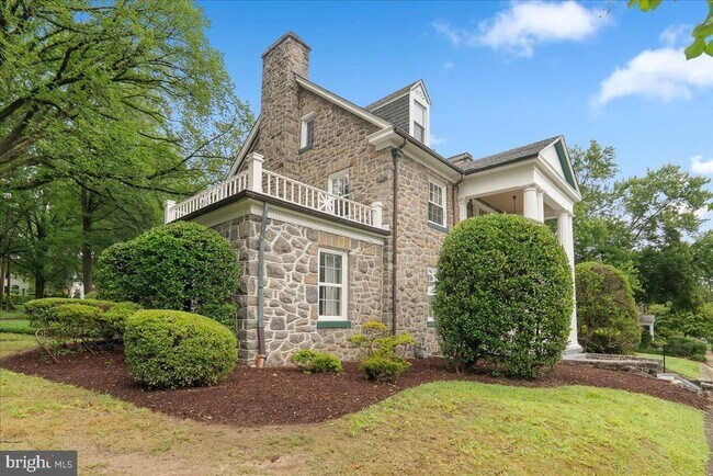 Building Photo - 5100 Chevy Chase Pkwy NW