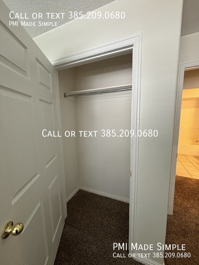 Building Photo - 3371 E Ridge Rte Rd