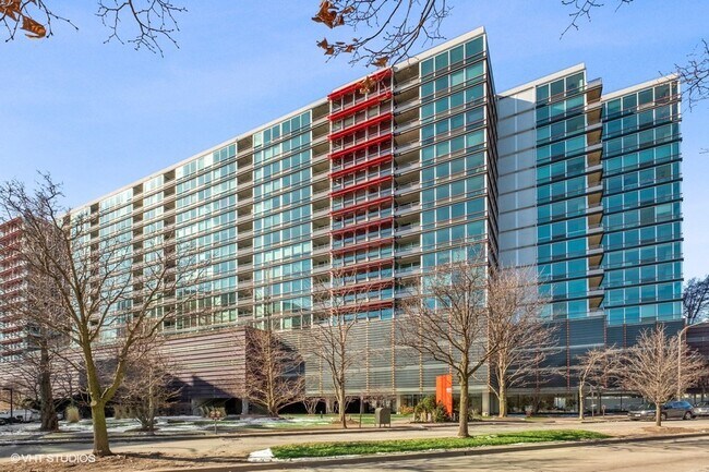 Building Photo - 800 Elgin Rd