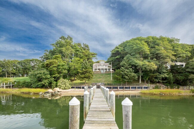 Building Photo - 66 Ram Island Dr