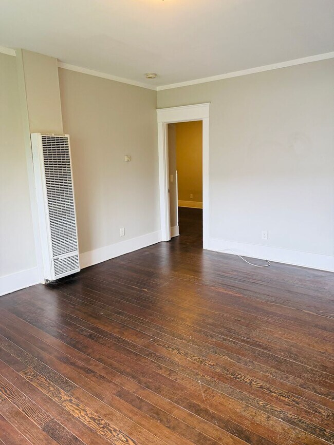 Building Photo - 307