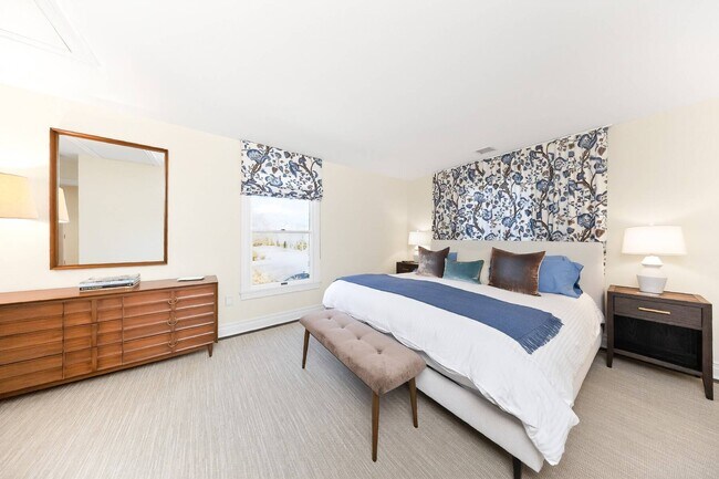 Building Photo - 97 Coopers Farm Rd