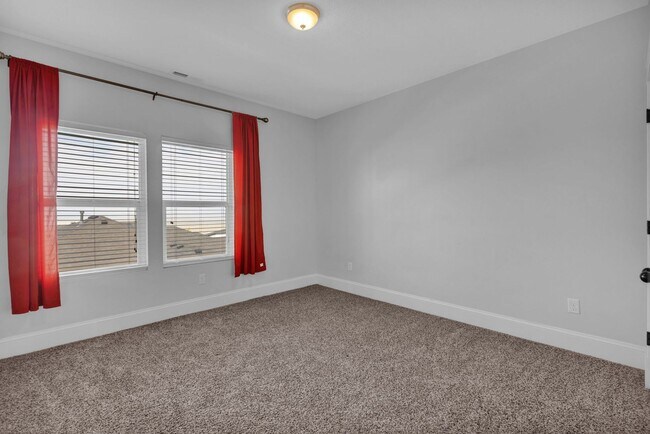 Building Photo - Luxury North Salt Lake Home with Mountain Views, Office & Fully Fenced Yard