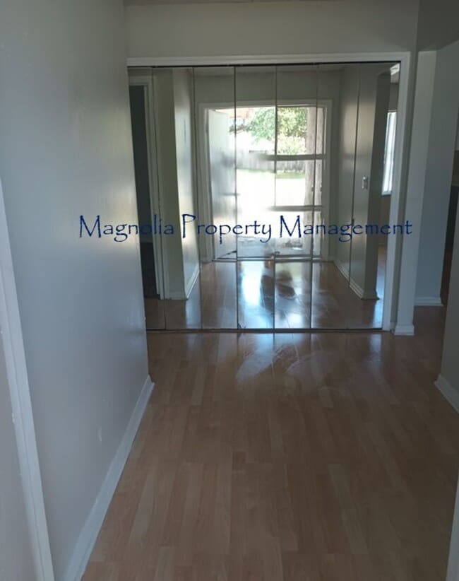 Building Photo - Dr. Phillips 4 Bedroom 2 Bathroom,