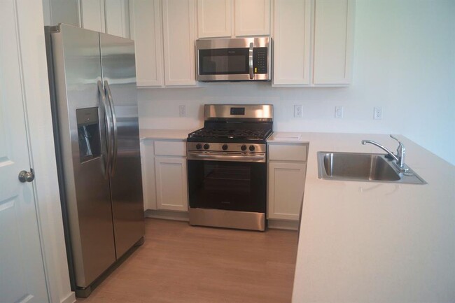 Building Photo - 243 Lisa Marie Dr