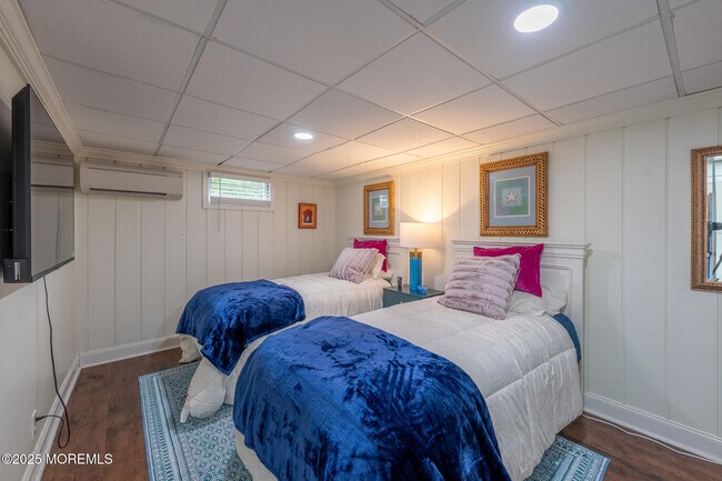 Building Photo - 14 Falls Rd