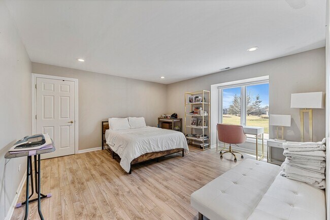 Building Photo - 2419 Cumberland Cir