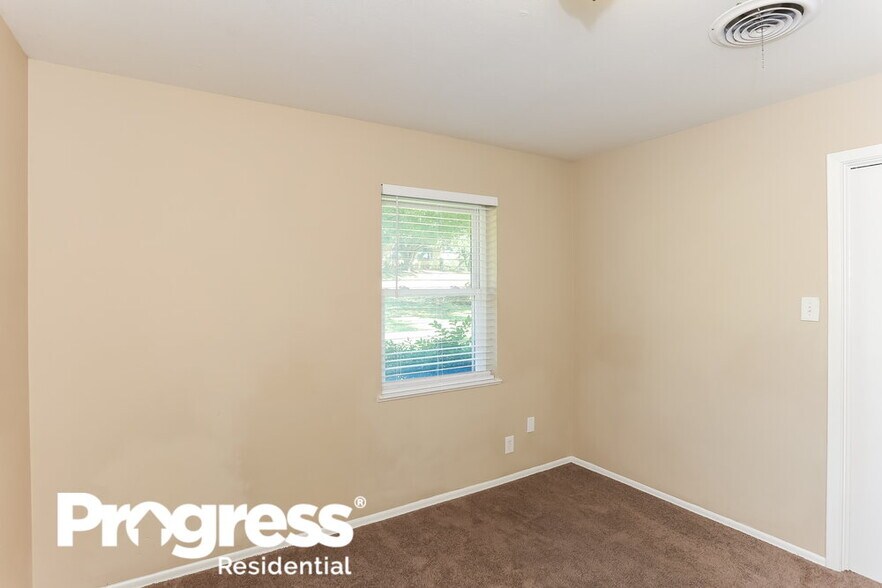 Building Photo - 6420 Valley Ridge Dr
