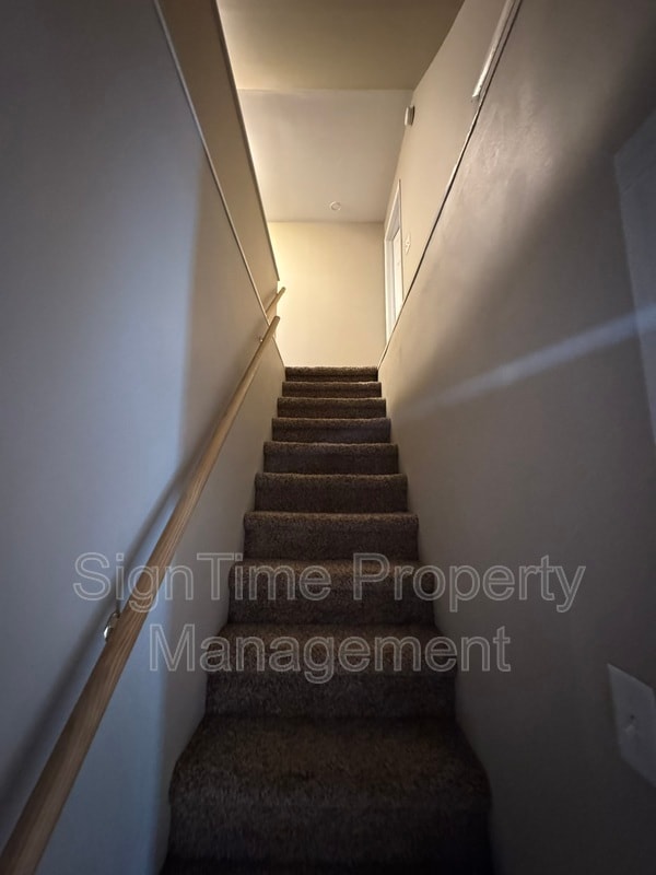 Building Photo - 864 Mulberry Ave