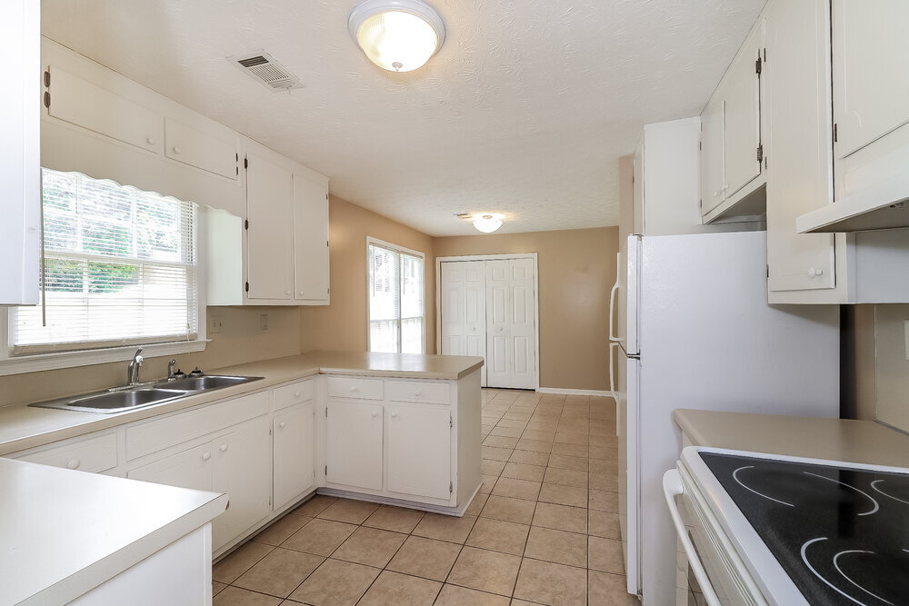 Building Photo - 3935 Willowmeade Dr
