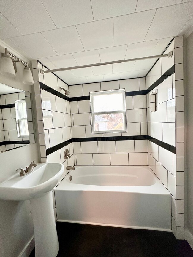 Building Photo - Updated 2-Bedroom Home with Modern Upgrade...