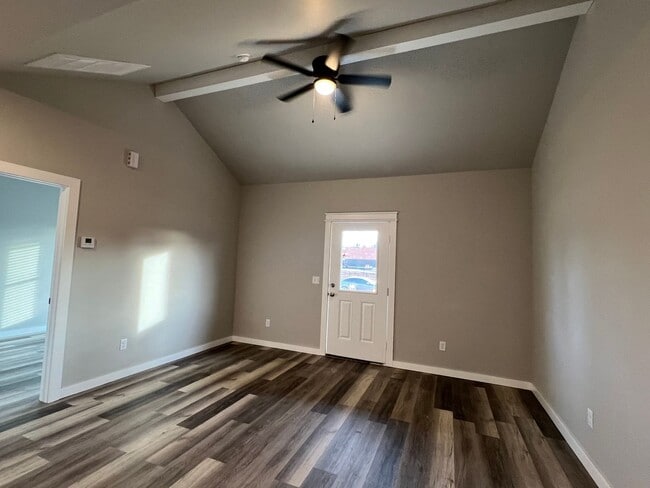 Building Photo - 1316 S 13th St