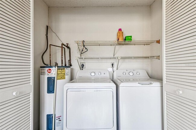 Building Photo - 7433 Greystone Dr