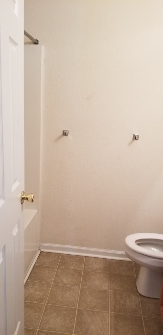 Building Photo - 3 Bedroom 2.5 Bath single family in Chesap...