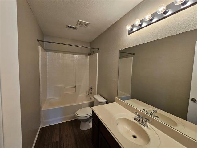 Building Photo - 4019 Houston Dr