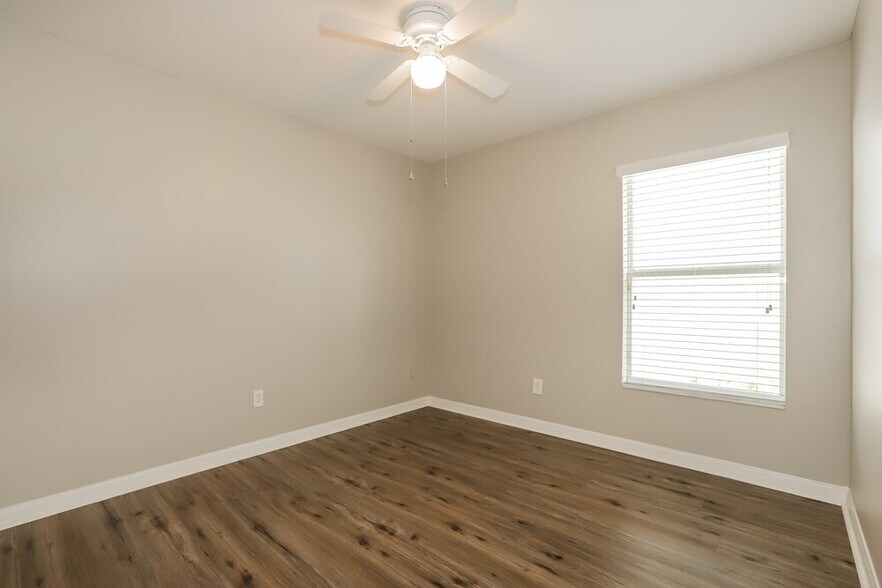 Building Photo - 906 Larwood Pine Dr