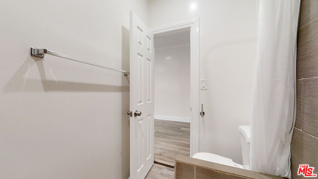 Building Photo - 334 Heliotrope Dr