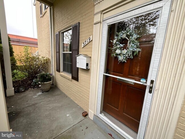 Building Photo - 3719 Ingalls Ave