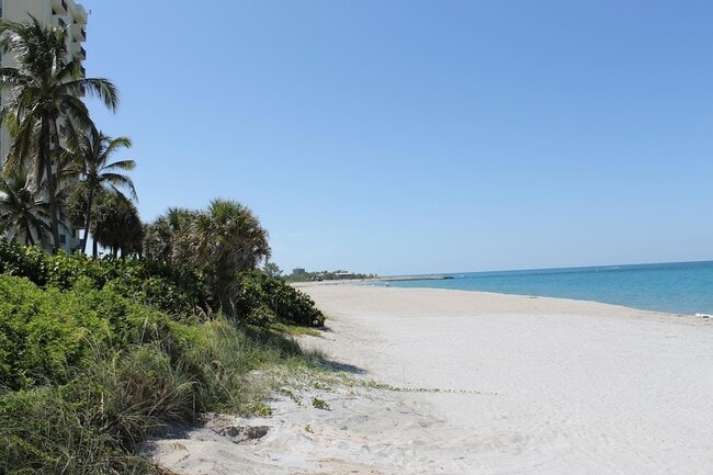 Building Photo - 1120 Ocean Dunes Cir