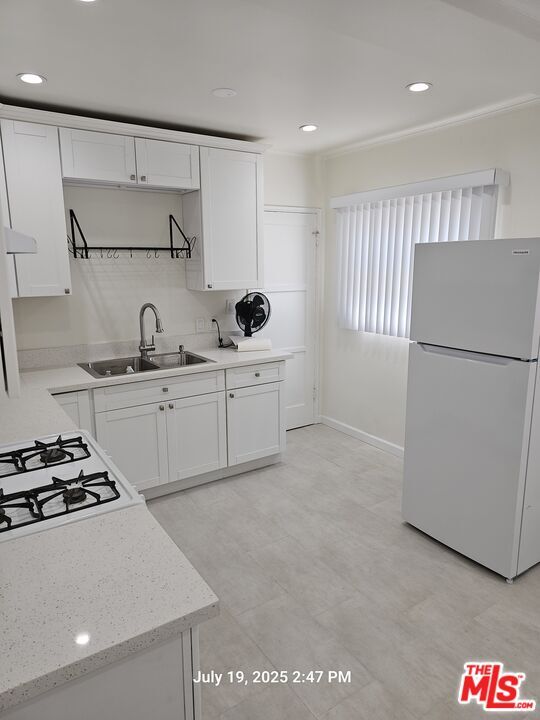 Building Photo - 5468 Edgewood Pl
