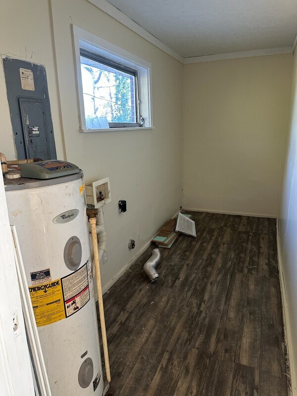 Building Photo - 204 Pineview Dr