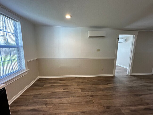 Building Photo - 15930 Hwy 64 E