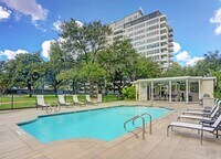 Building Photo - 2701 Westheimer Rd