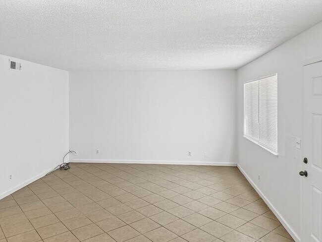 Building Photo - 440 Caribrook Way