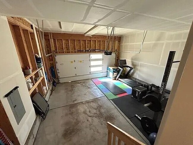 Building Photo - 3 Bed | 2.5 Bath | A/C | Fenced Yard | Near Military Bases
