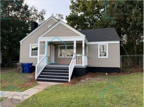 Building Photo - 3 Bedroom 2 Bathroom